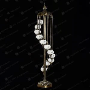 Ručno izrađena podna svjetiljka u Turskoj